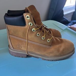 Boys size 7 Timberland Boots